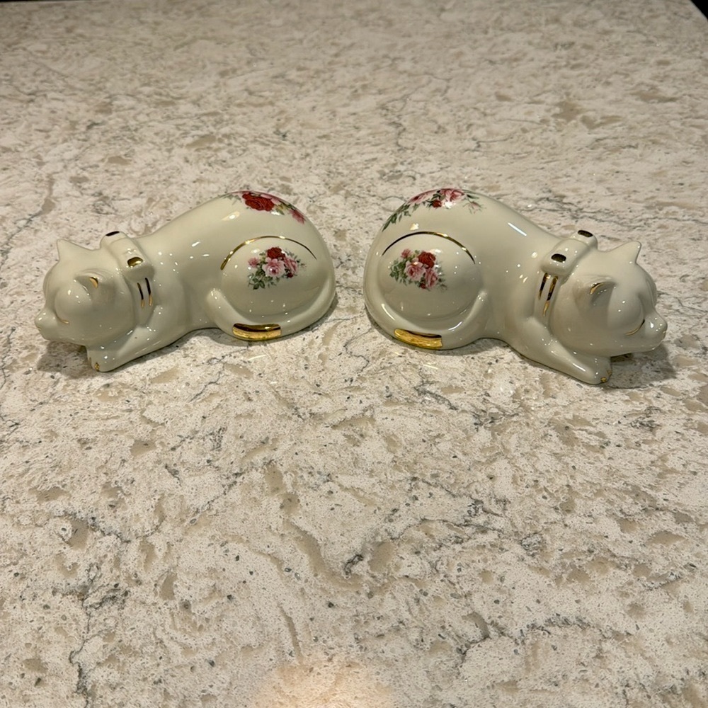 FORMALITIES by BAUM BROS, RIGHT FACING, PORCELAIN, SLEEPING CAT FIGURINE. BR
